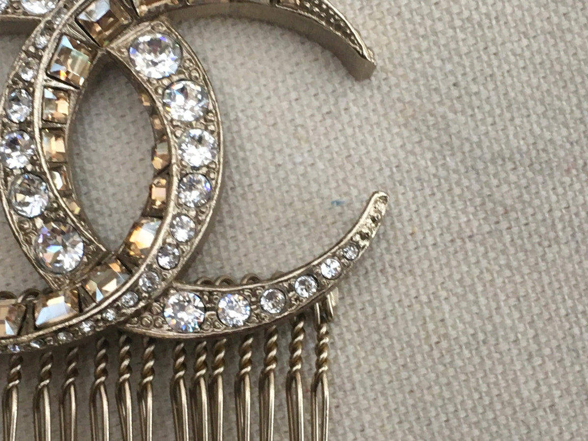 CHANEL SOLD OUT Crystal Paris Dubai CC Hair Comb Pin Gold Limited Edition Ladies