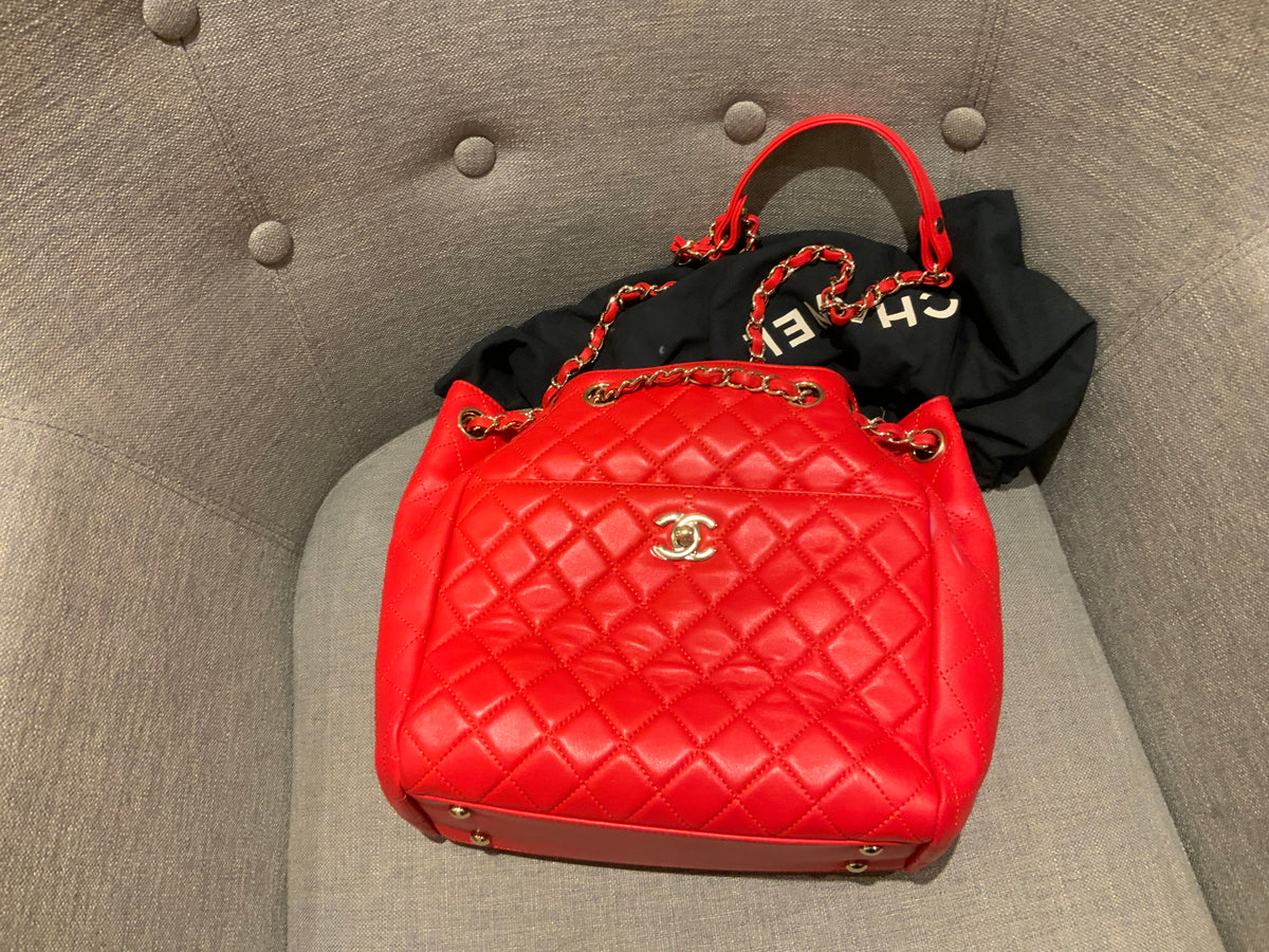 CHANEL Lambskin Quilted Medium Drawstring Classic Bag Handbag ladies