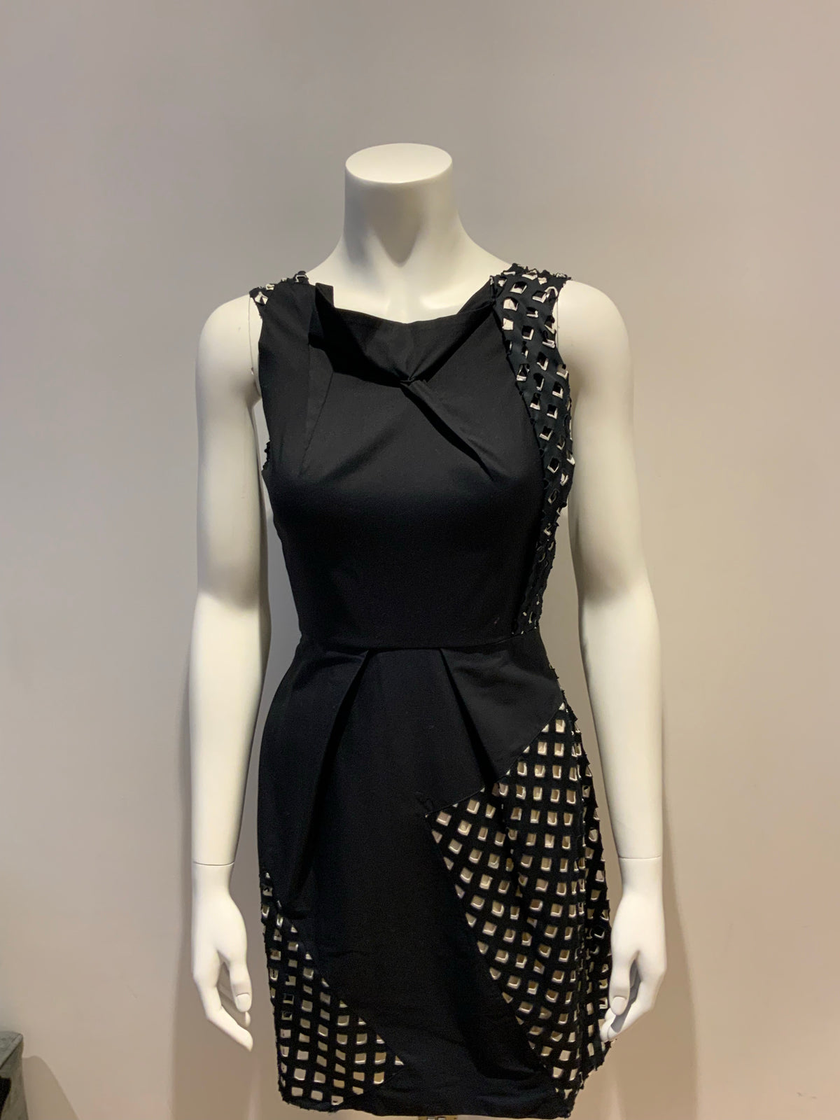 Roland Mouret RUNAWAY Black & White Lasercut Dress UK 8 US 4 IT 40 FR 36 ladies