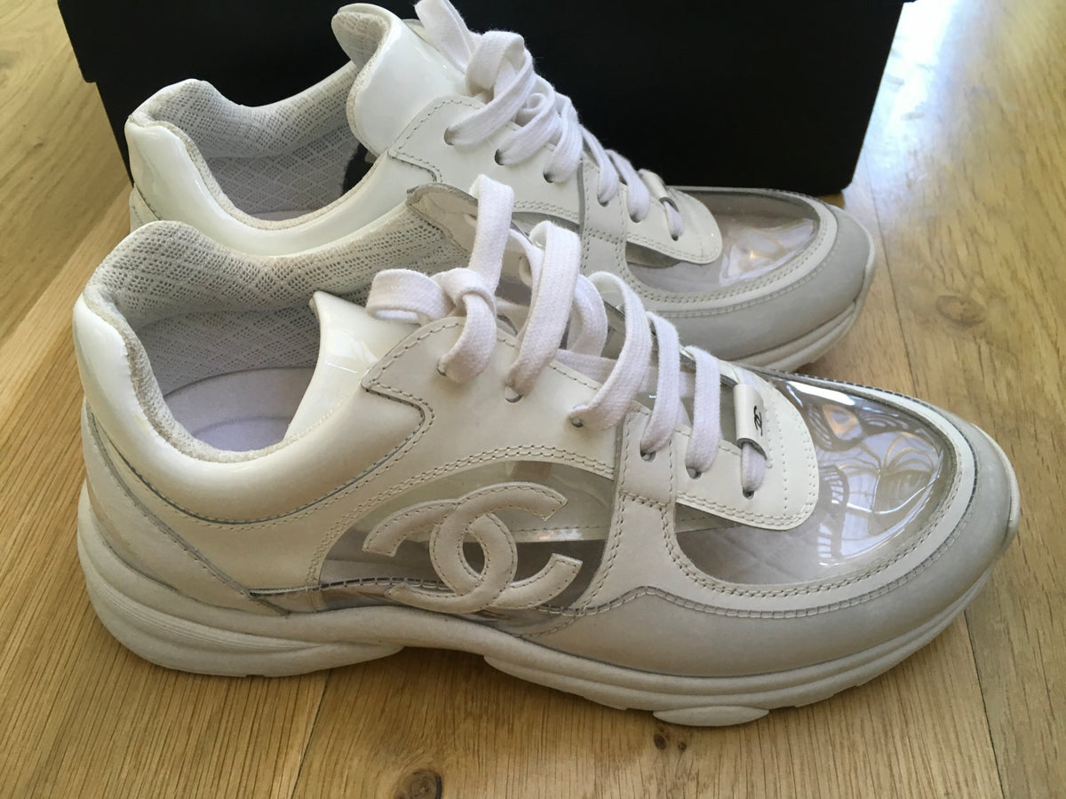 CHANEL 2018 White CC Low-Top Sneakers Trainers Shoes Ladies