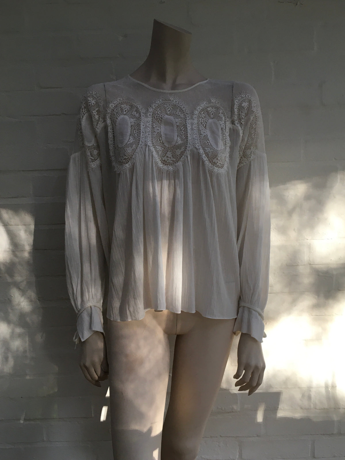 CHLOÉ Lace-trimmed cotton-voile blouse Size FR 36  Ladies