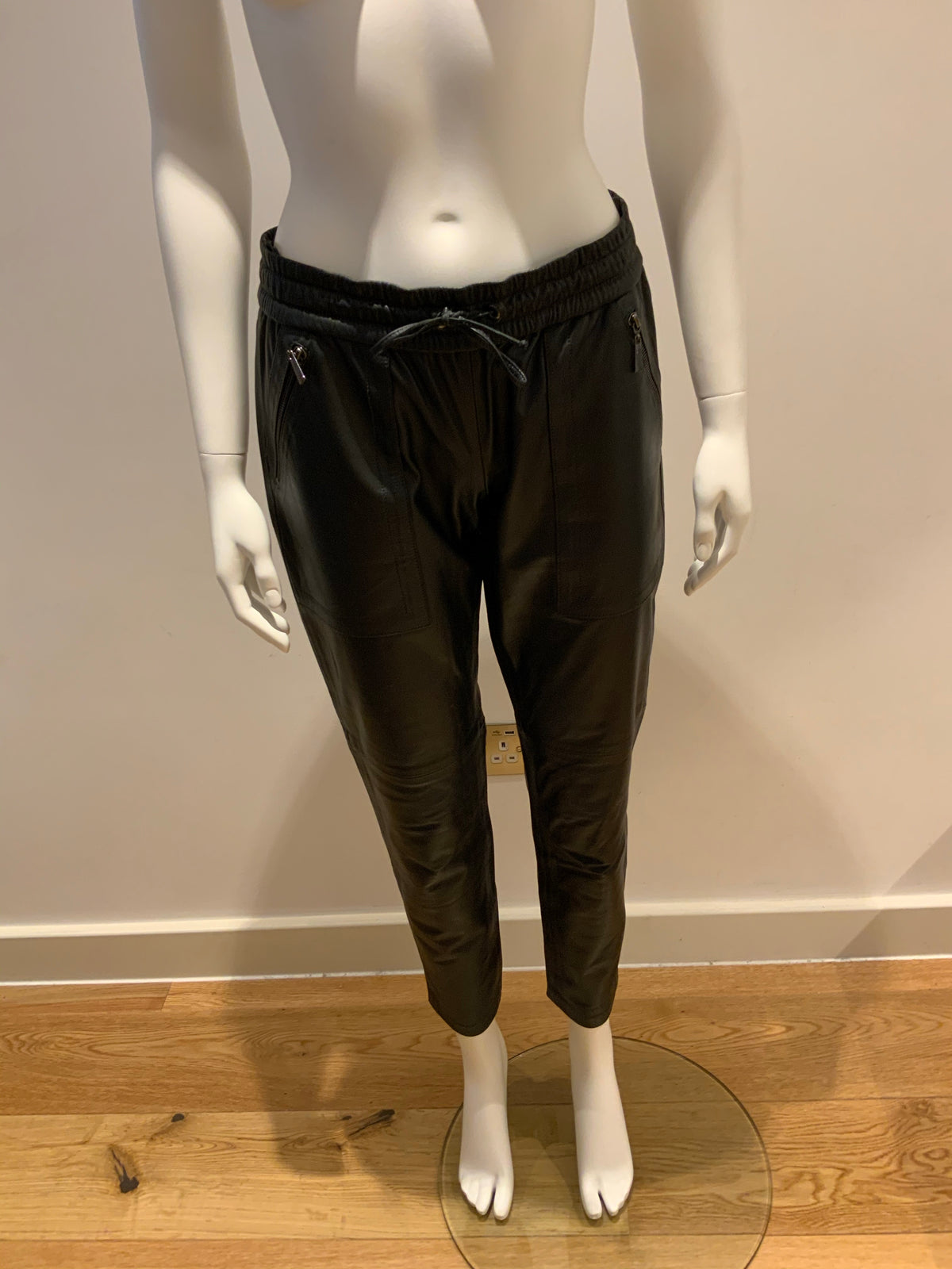 Rya Couros Real Leather Jogger Trousers, Black Pants Size 40 UK 12 US 8 L LARGE ladies