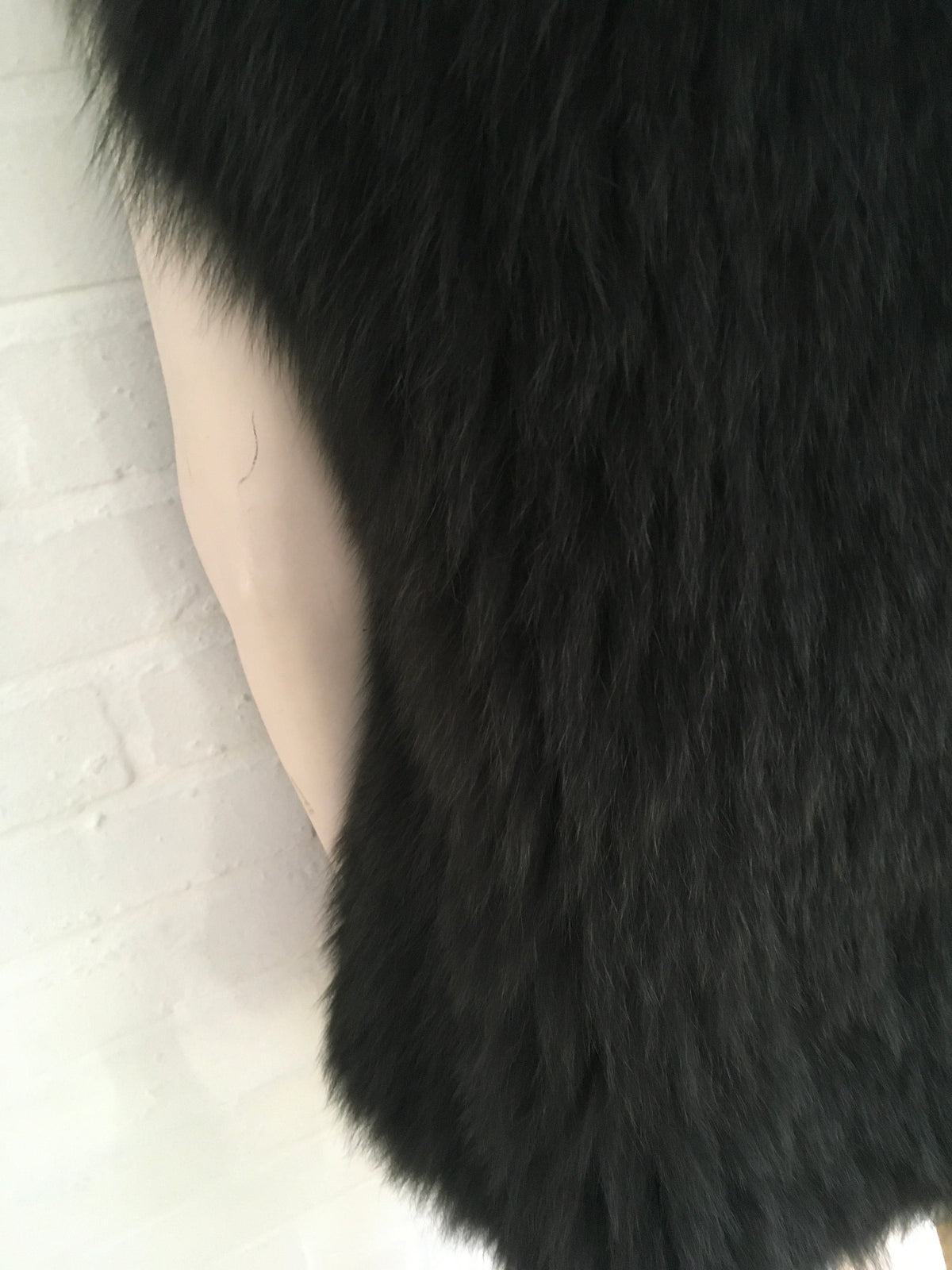 VINCE Women's Green Black Spruce Fox Fur Vest Gilet US 6 UK 10  Ladies