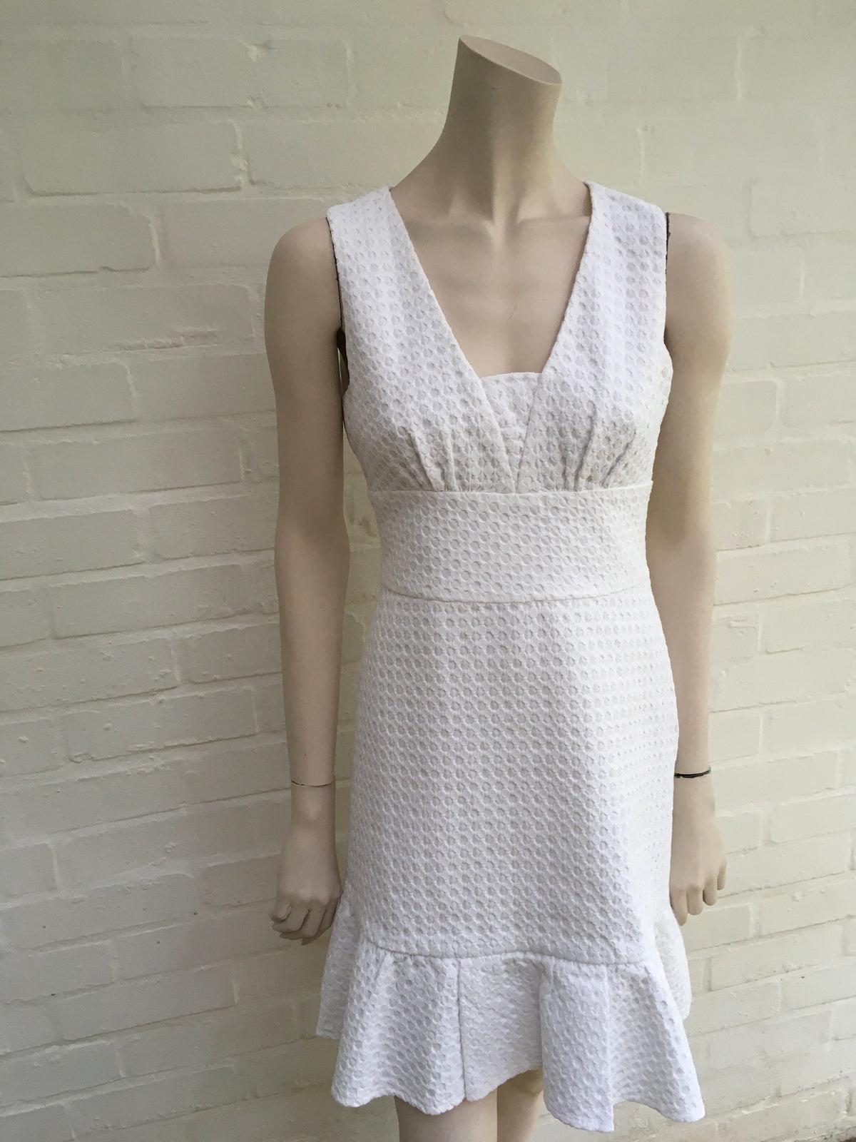 Moschino Boutique Flared Hem White Dress Size I 42 GB 10 US 8 FR 38 dress