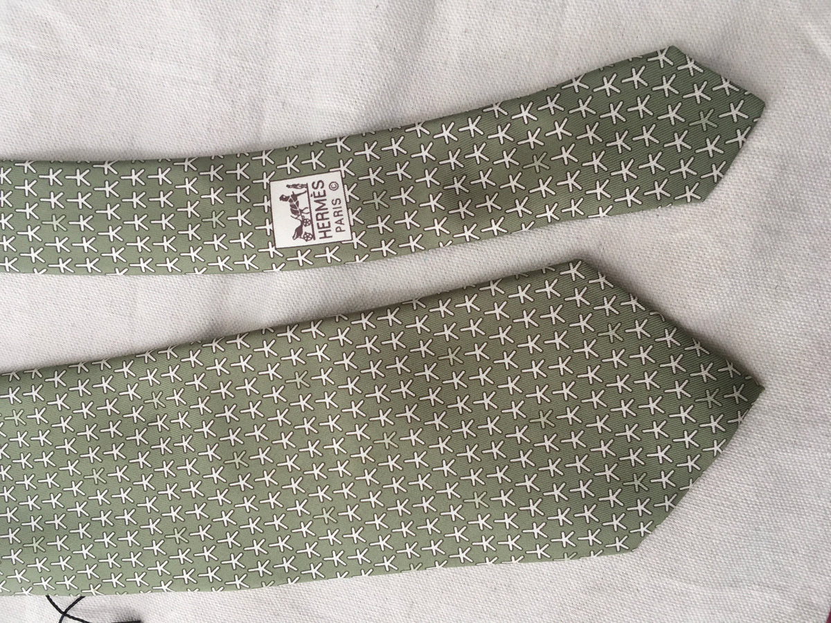 Hermès HERMES Paris Silk STAR Print Tie 5056 PA 100% AUTHENTIC Men