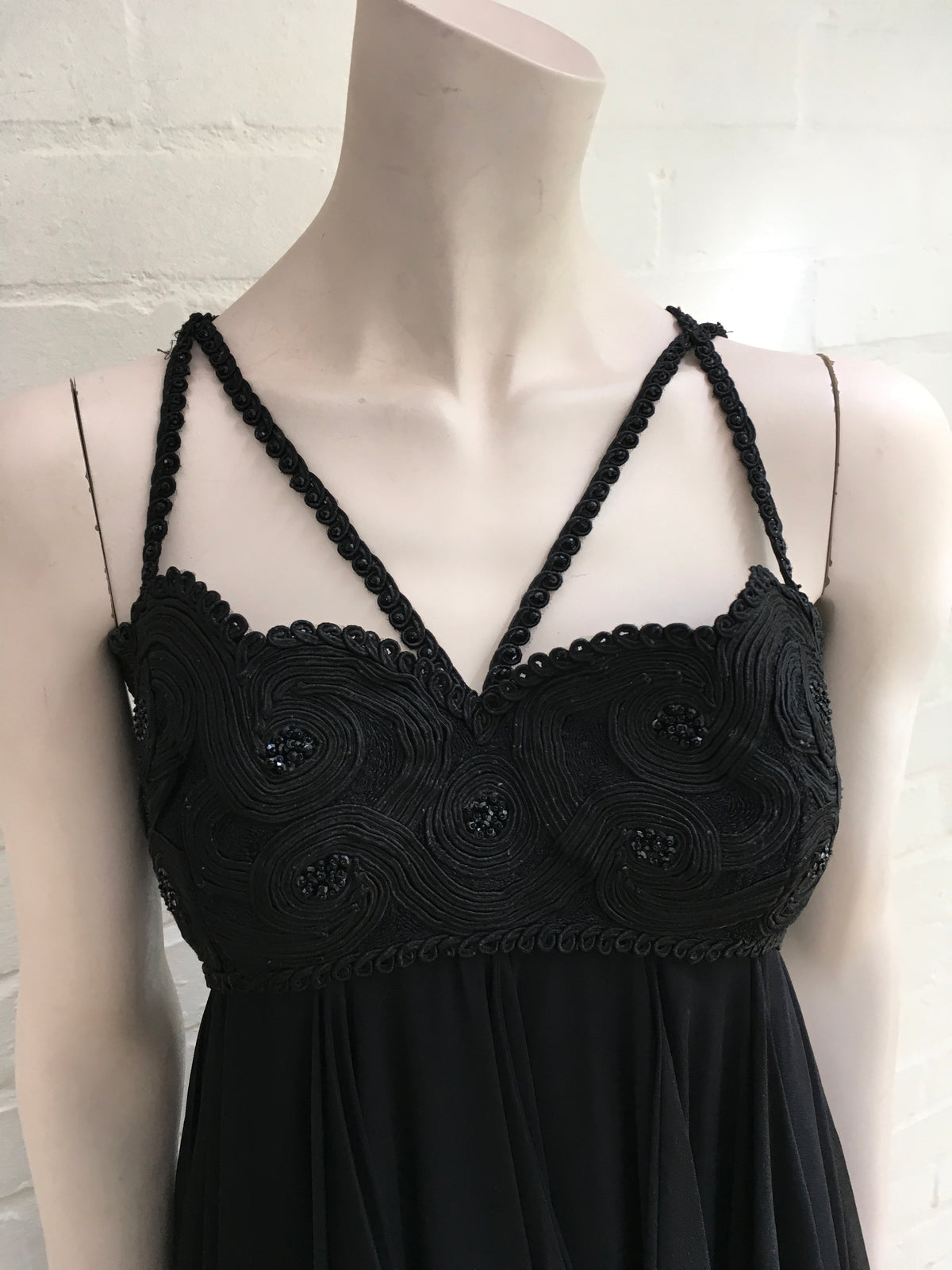 Marchesa Embellished Embroidered LBD silk SO COUTURE Dress  Ladies