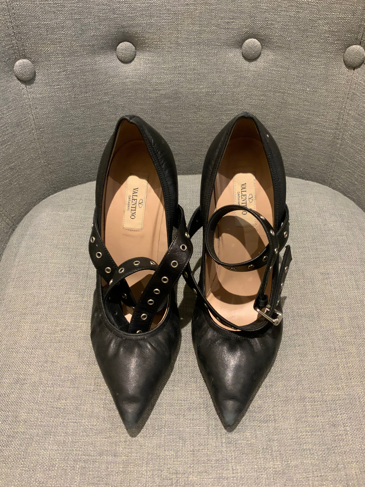 Valentino Women's Black Leather Eyelet Trim Slingback Shoes Size 39 UK 6 US 9 ladies