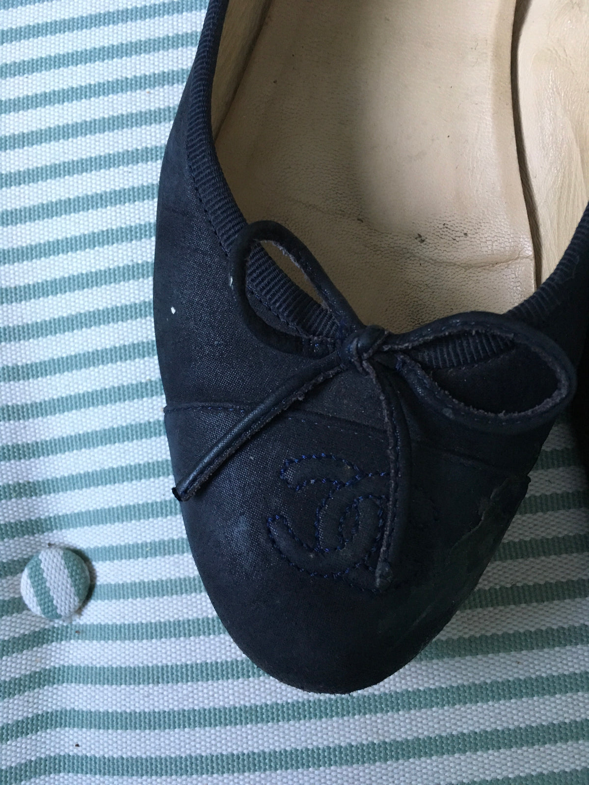 CHANEL LIMITED EDITION CC SUEDE NAVY FLATS SHOES LADIES