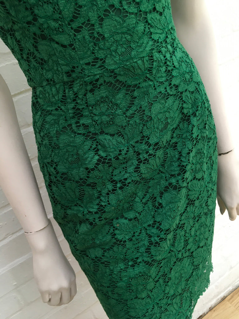 Valentino Green Lace Fitted Dress Bow Detail Dress SO ELEGANT Size XS Afashionistastore Valentino Green Lace Fitted Dress Bow Detail Dress SO ELEGANT Size XS Afashionistastore