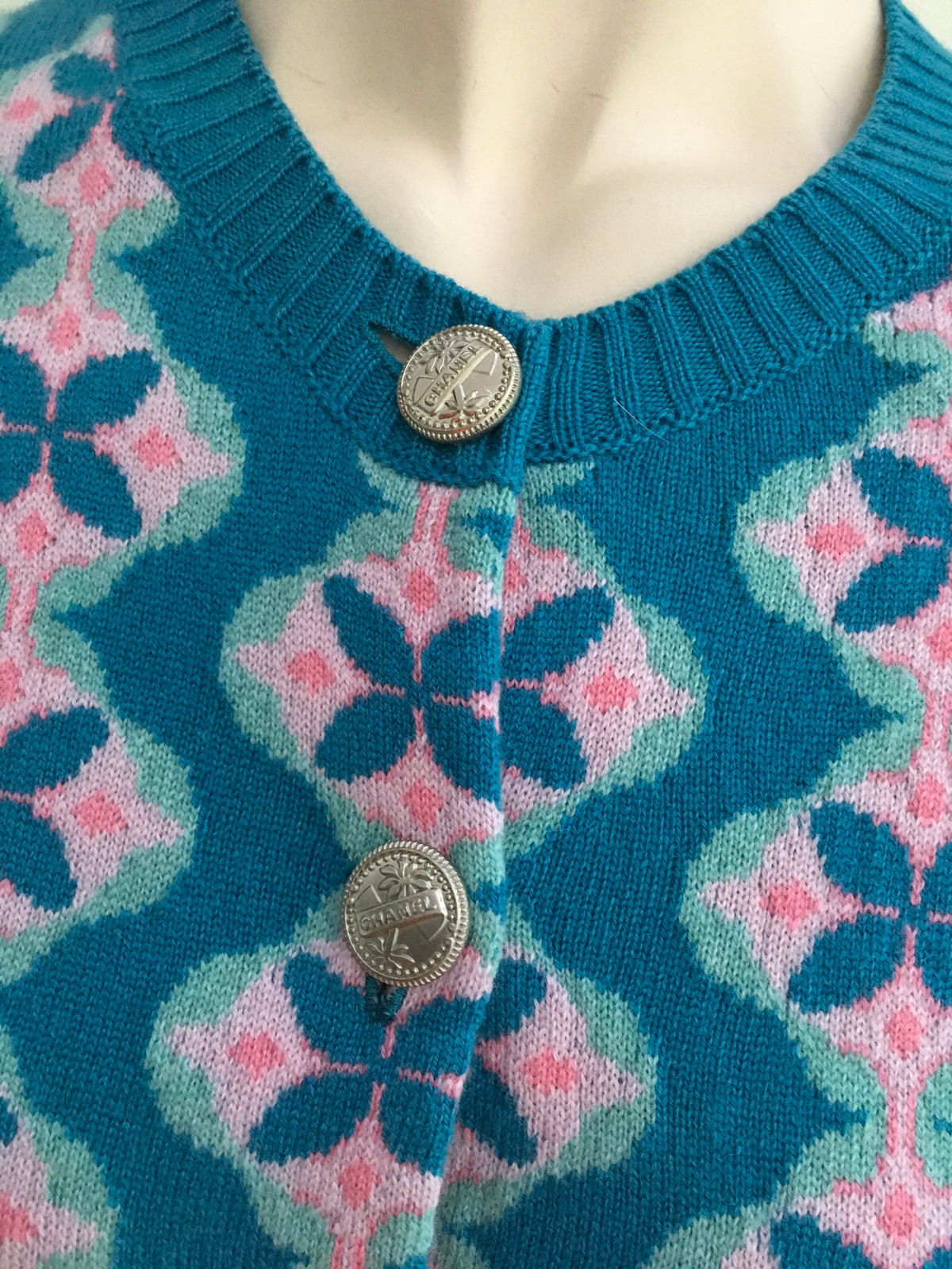 CHANEL 2017 PARIS CUBA CROP CASHMERE CARDIGAN Ladies