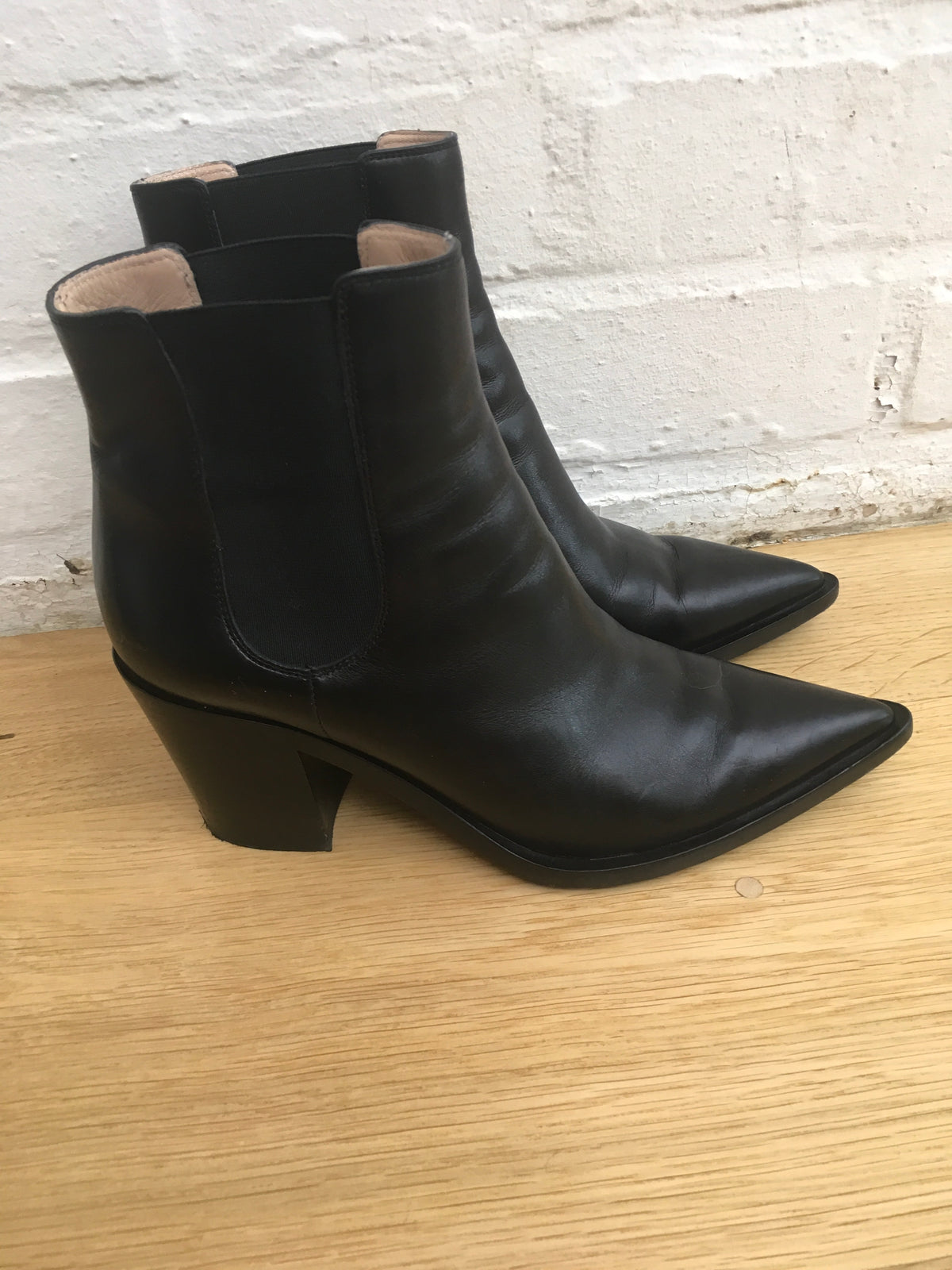GIANVITO ROSSI 2019 70 leather Chelsea boot booties  Ladies
