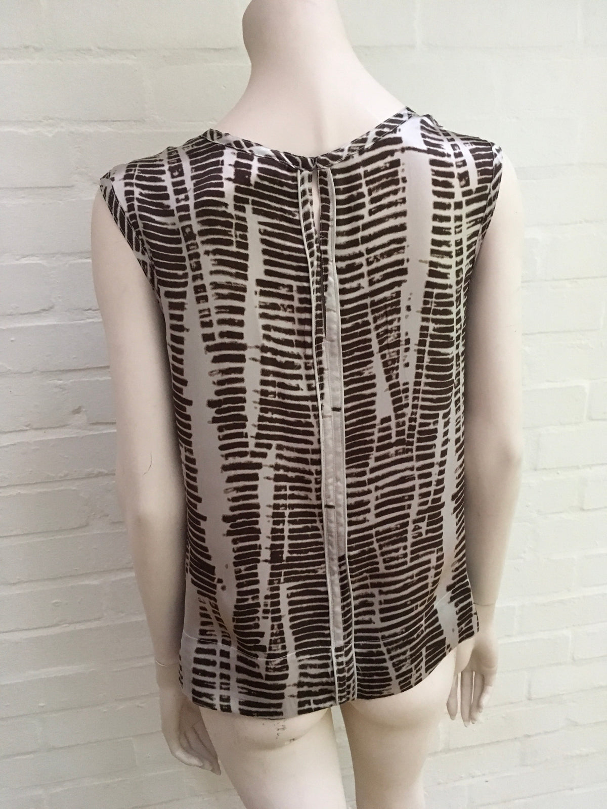 Max Mara MaxMara printed silk sleeveless top blouse Ladies