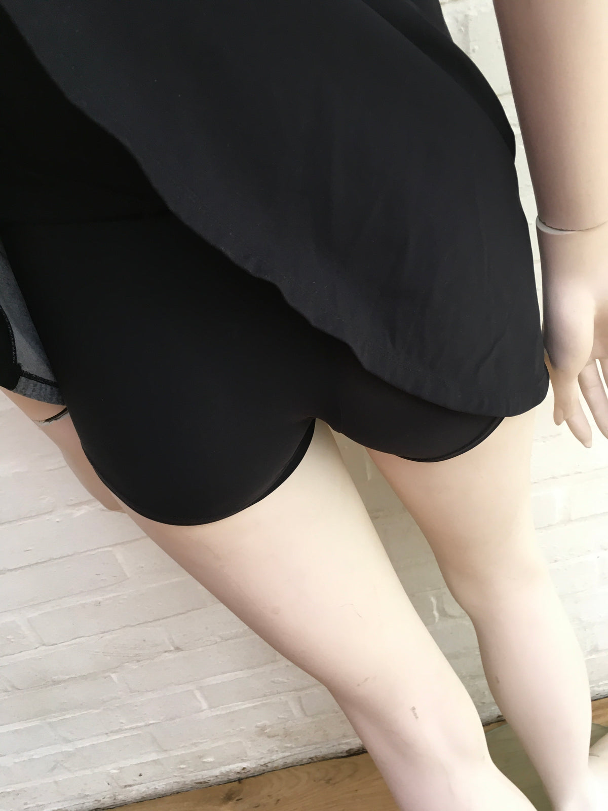 Sapopa Italia grey pink skirt shorts size XS ladies