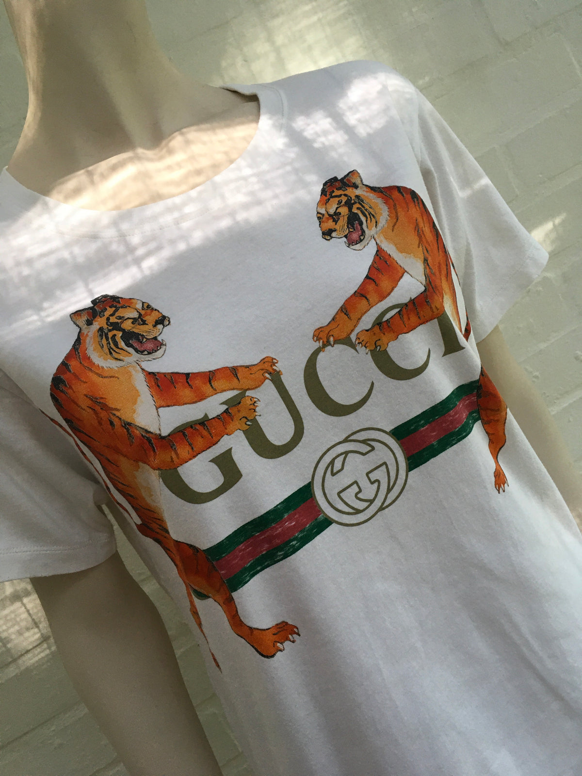 Gucci Tigers Roaring Vintage Look Logo White T-Shirt Size XXS ladies