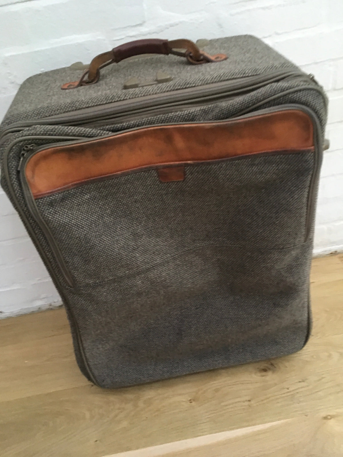 Hartmann Wool Tweed Collection 27" Expandable Suitcase Mobile Traveler Luggage Men