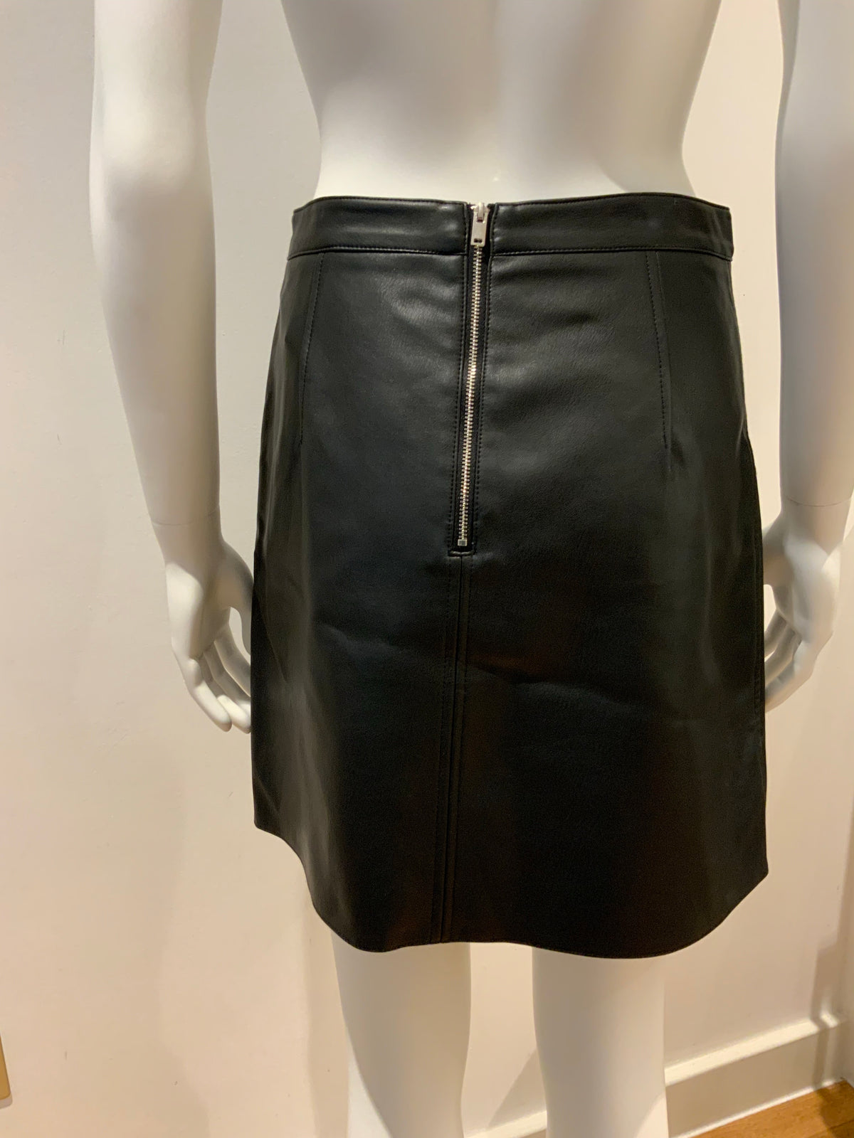 ZARA WOMAN MINI BLACK FAUX LEATHER SKIRT Size M MEDIUM ladies