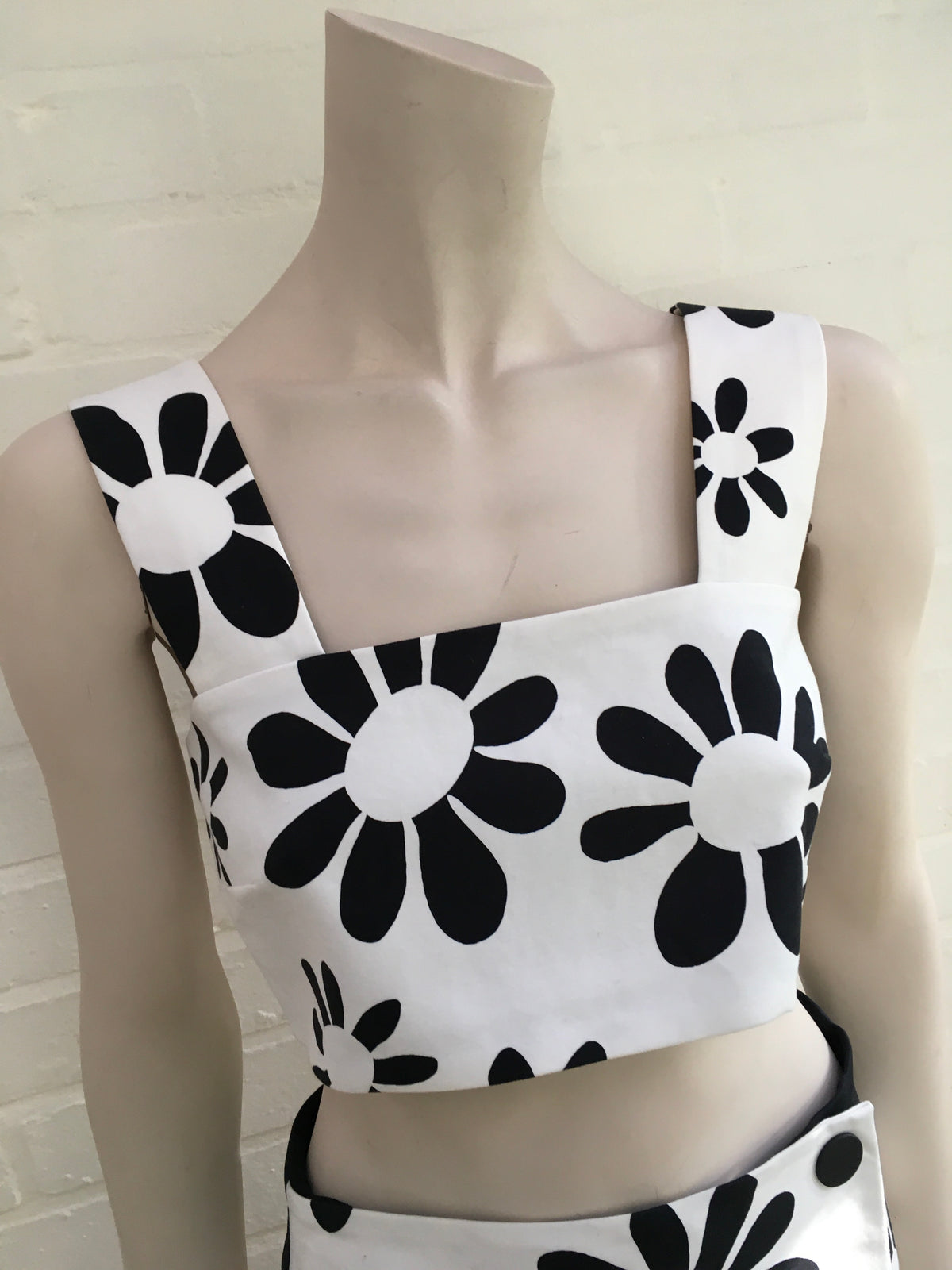 Bimba y Lola Cropped Floral Top & Shorts Set Size 38 S Small Ladies