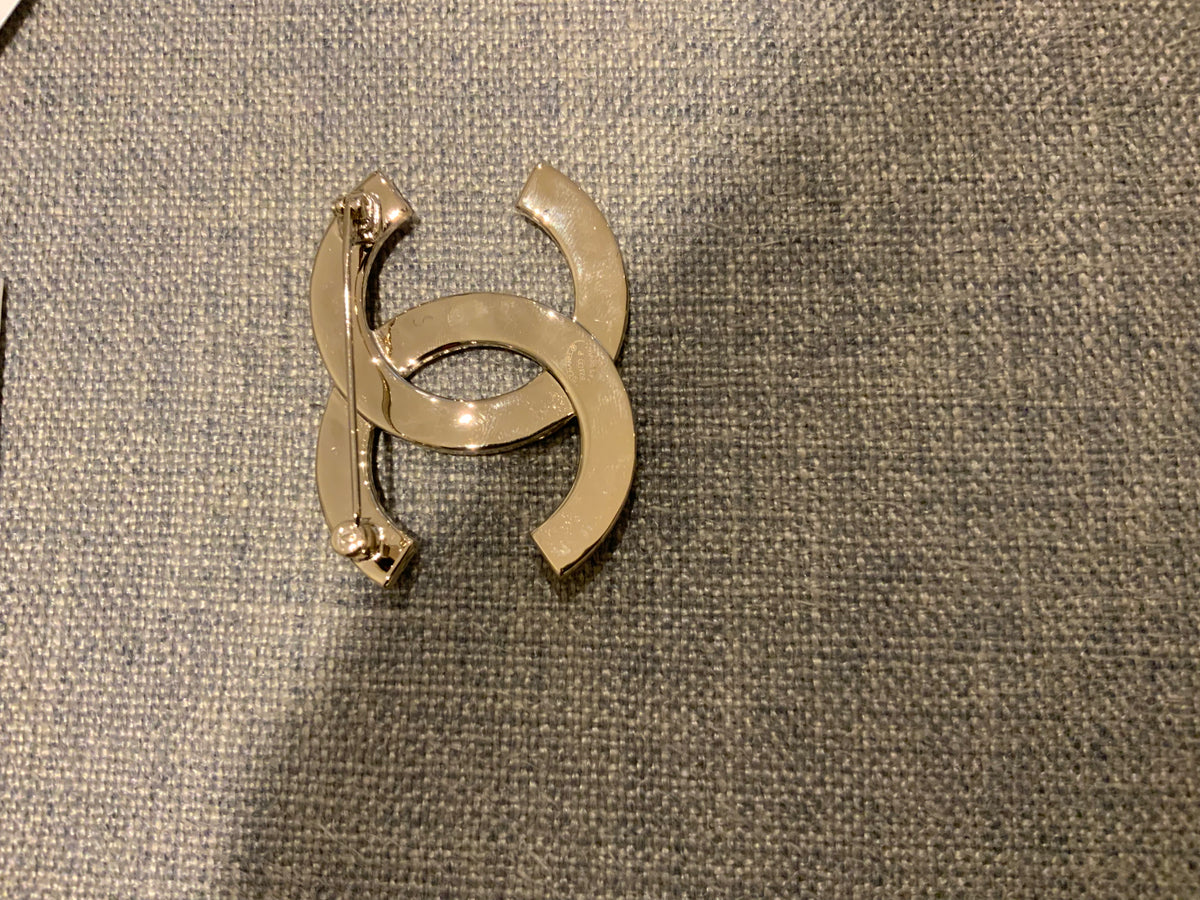 Chanel 2023 Latest Collection Crystals CC Large Brooch Light Gold ladies