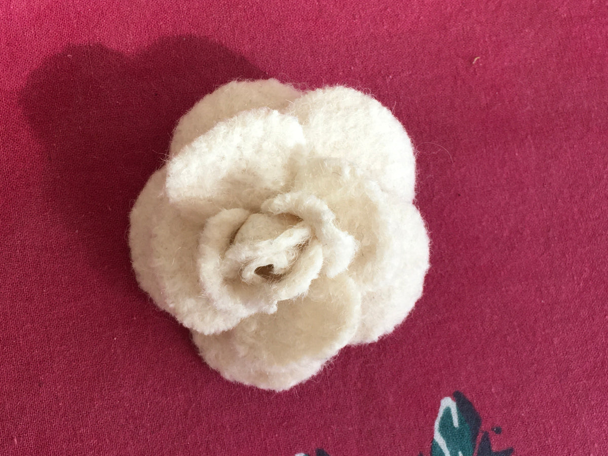 CHANEL CAMELLIA WOOL FLOWER BROOCH Ladies