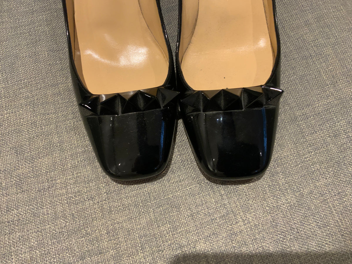 CHRISTIAN LOUBOUTIN Black Patent Leather Pyramidame 45 Pumps Heels Size 36.5 ladies