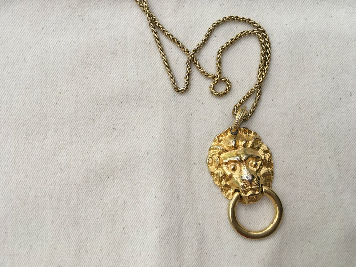 Kenneth Jay Lane Lion Doorknocker Pendant Gold Plated Chain Necklace ladies
