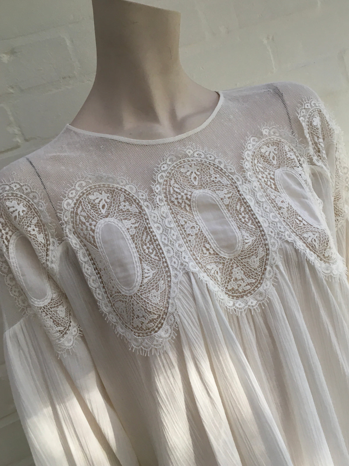 CHLOÉ Lace-trimmed cotton-voile blouse Size FR 36  Ladies