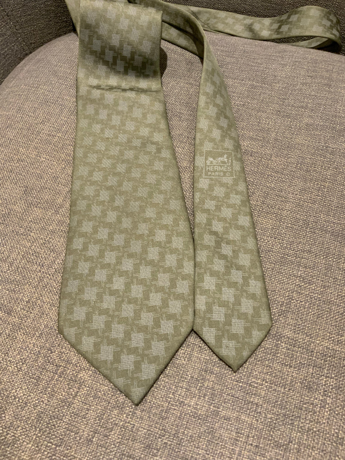 Hermès HERMES Paris Silk Gren Print Tie 7792 FA 100% AUTHENTIC Men