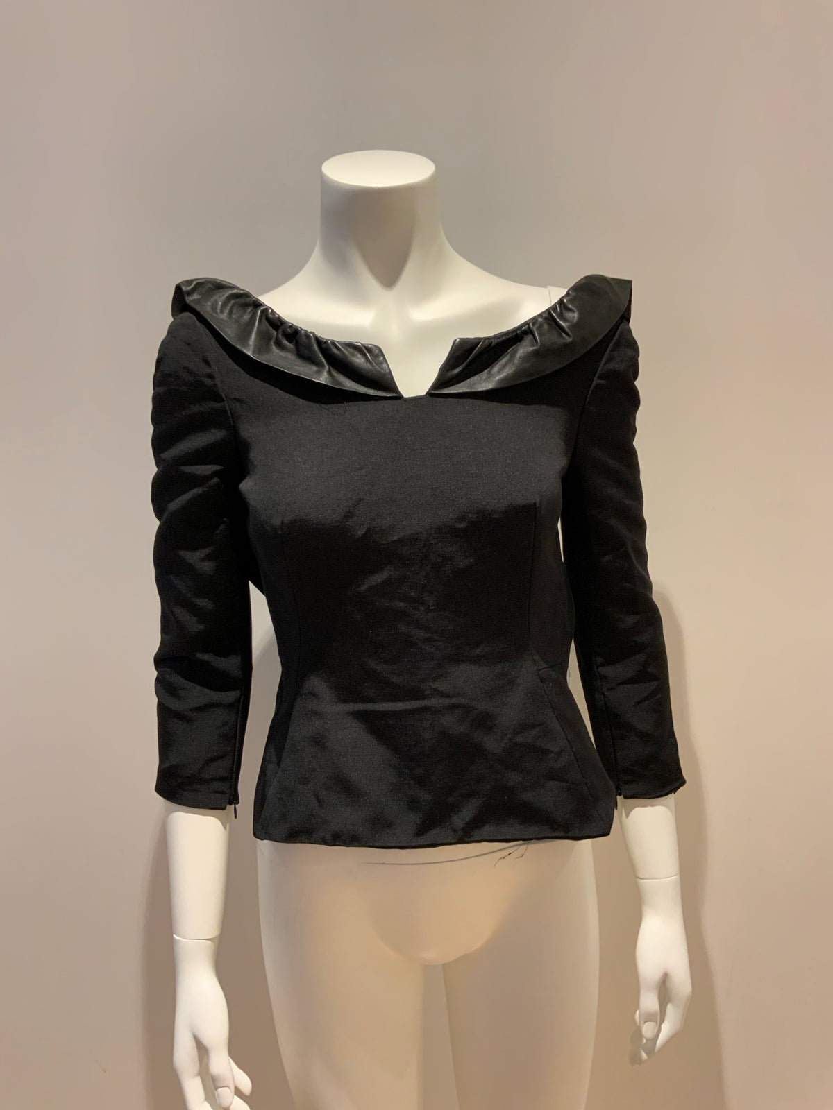 JASMINE DI MILO Black Fitted Leather Trim Top Size S small ladies