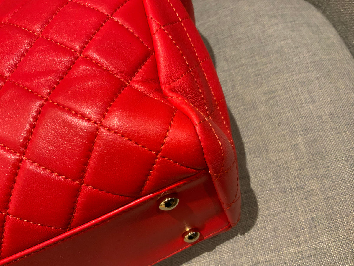 CHANEL Lambskin Quilted Medium Drawstring Classic Bag Handbag ladies