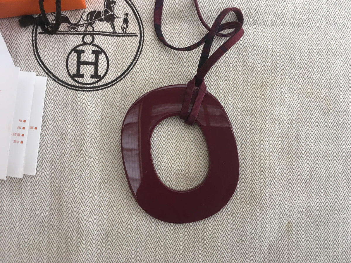 Hermès Hermes Isthme Pendant Necklace Lacquered Buffalo Horn & Silk Ladies