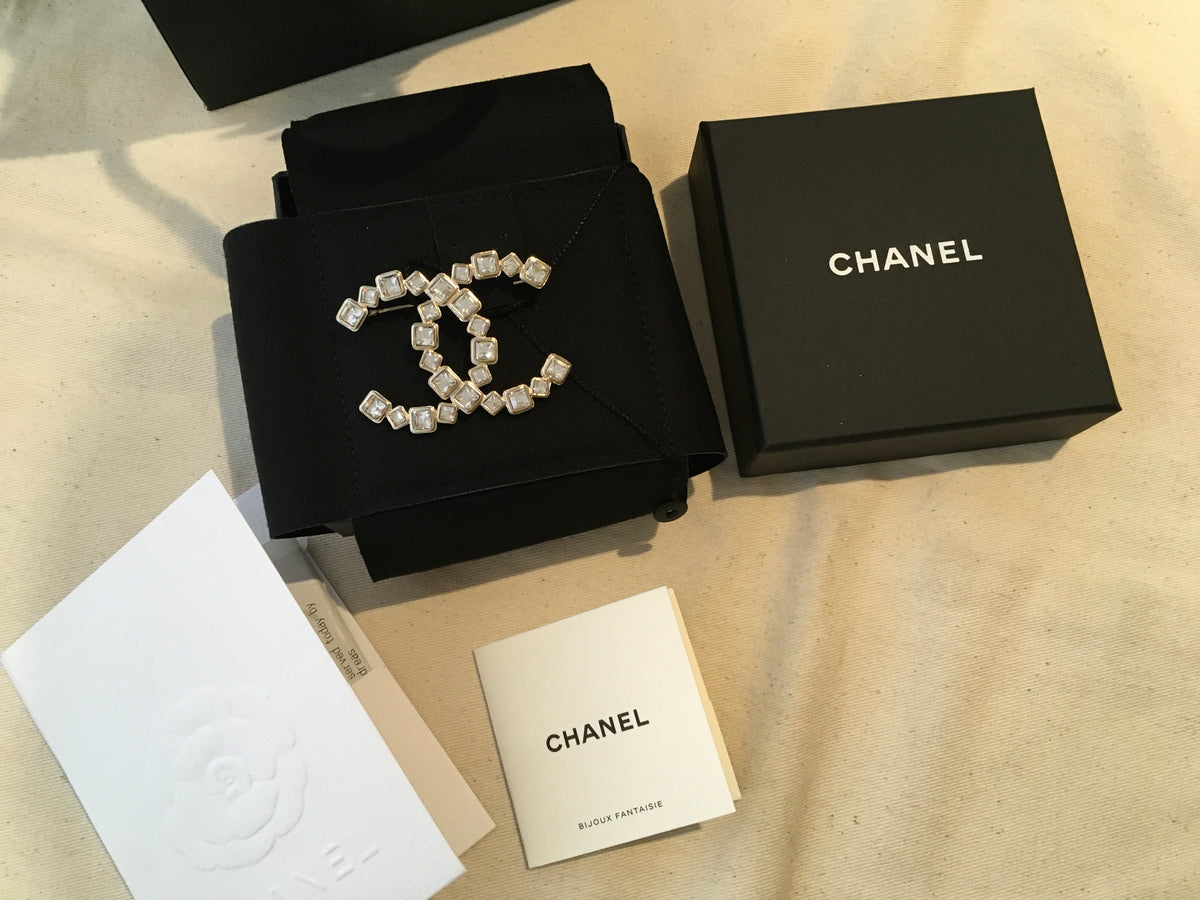 CHANEL Limited Edition 2020 Crystals CC XL Brooch Champagn Gold ladies