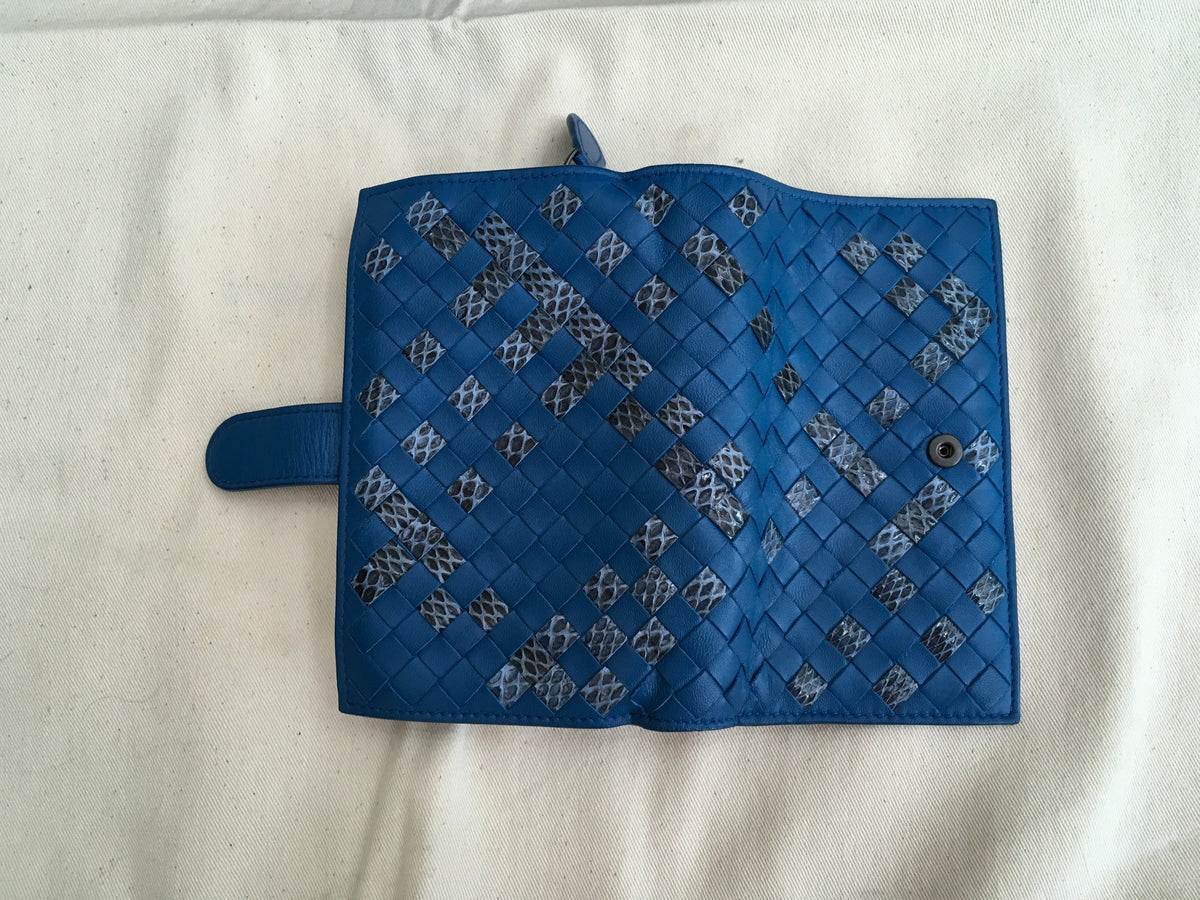 Bottega Veneta CONTINENTAL WALLET IN PEACOCK INTRECCIATO NAPPA AND AYERS LADIES