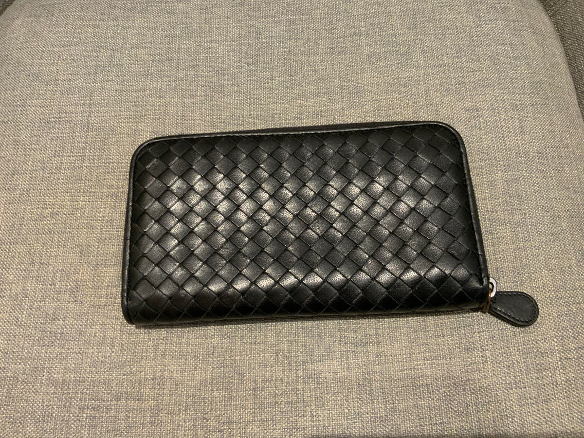 Bottega Veneta Leather Intrecciato Zip Around Wallet Black ladies