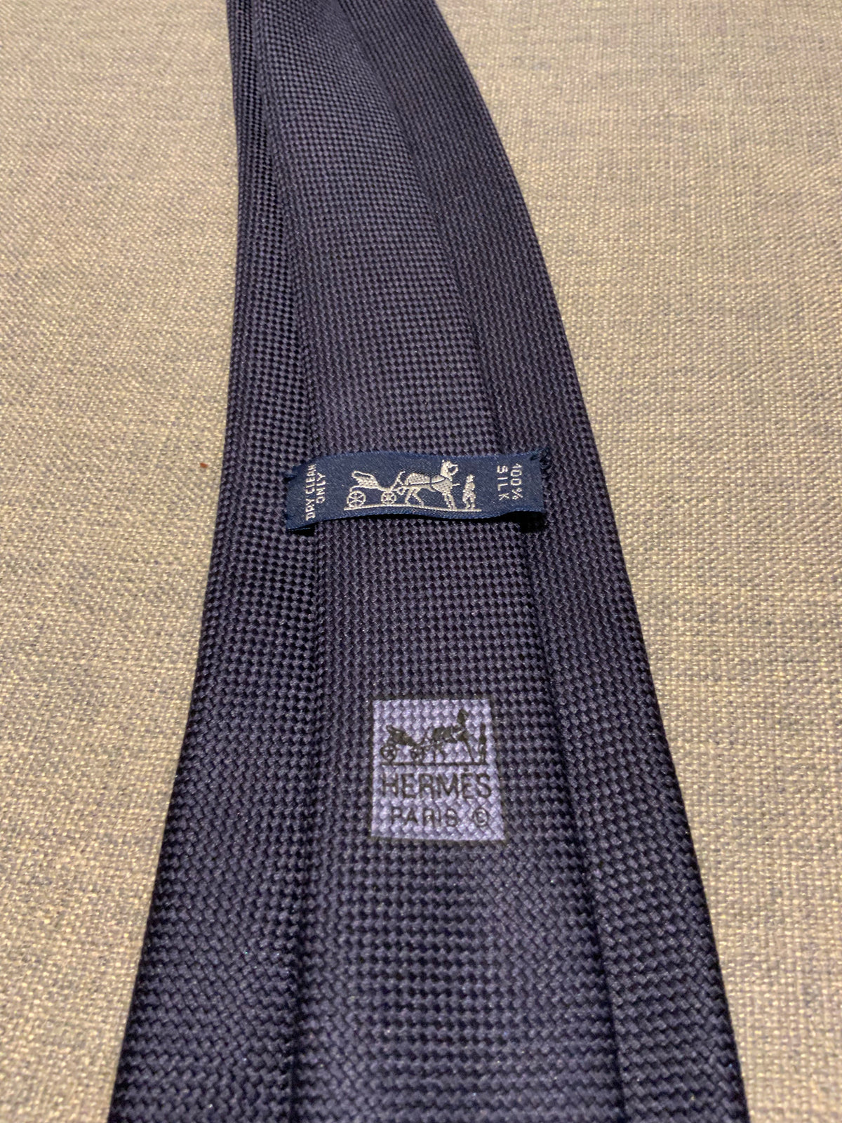 Hermès HERMES Paris Silk 233623 SA Heavy Silk Navy 100% AUTHENTIC Men
