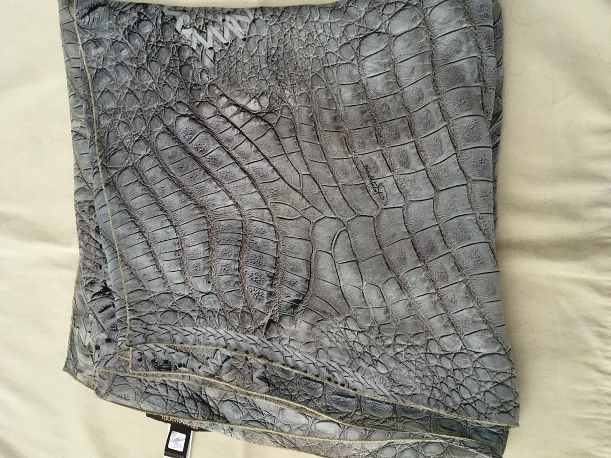 Roberto Cavalli RUNAWAY CROCODILE PRINT SILK SCARF SHAWL AMAZING Ladies