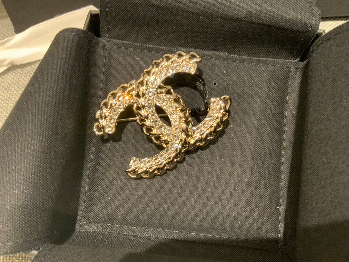 CHANEL 2021 Crystal Chain CC Brooch Gold ladies
