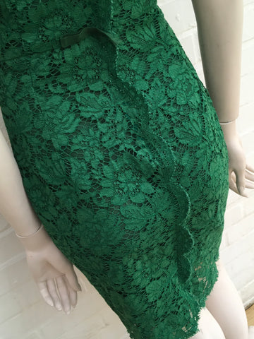 Valentino Green Lace Fitted Dress Bow Detail Dress SO ELEGANT Size XS Afashionistastore Valentino Green Lace Fitted Dress Bow Detail Dress SO ELEGANT Size XS Afashionistastore