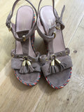 STUART WEITZMAN Russell & Bromley Suede Tassel Wedges Size 38 UK 5 US 8 ladies