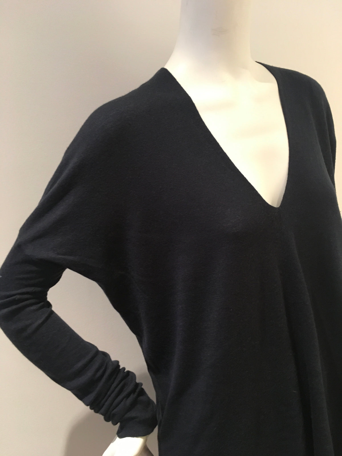 Vince V Neck Thin Knit Merino Wool Blend Sweater Jumper Size S /P Small ladies