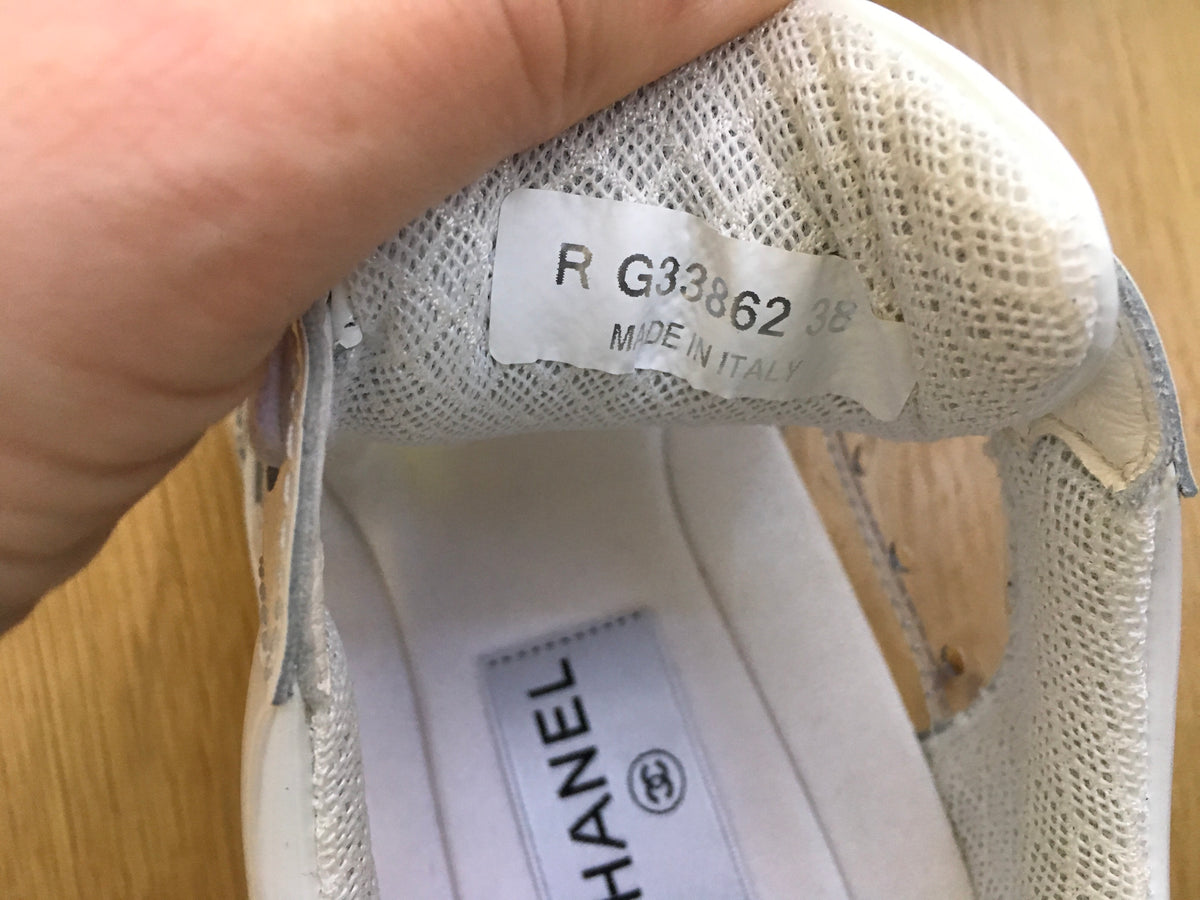 CHANEL 2018 White CC Low-Top Sneakers Trainers Shoes Ladies