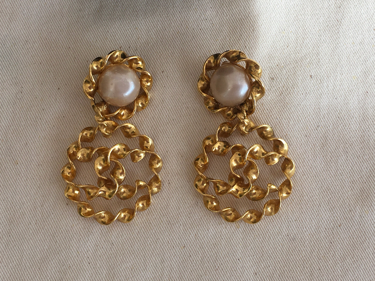 Chanel CC Twist Gold Faux Pearl Drop Earrings 1994 Vintage Huge Amazing LADIES