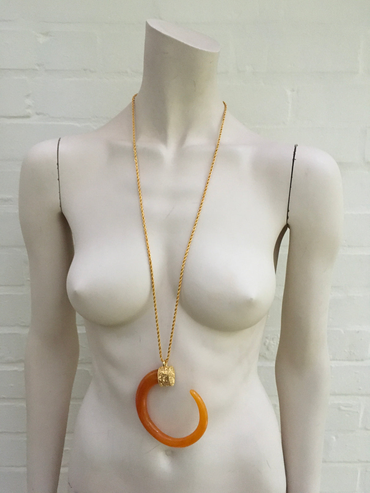 Kenneth Jay Lane Resin Tusk Pendant Necklace Chain Ladies