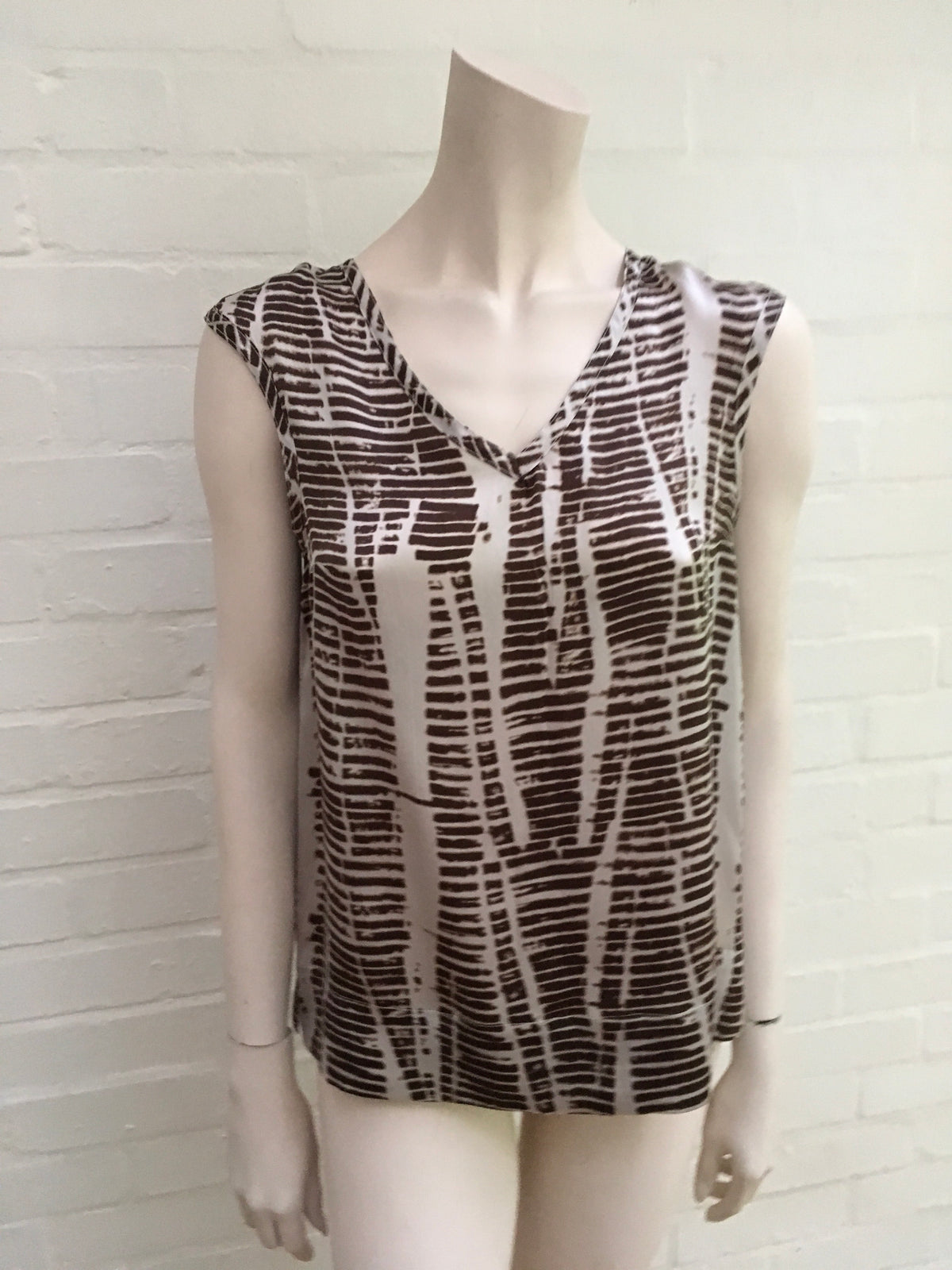 Max Mara MaxMara printed silk sleeveless top blouse Ladies