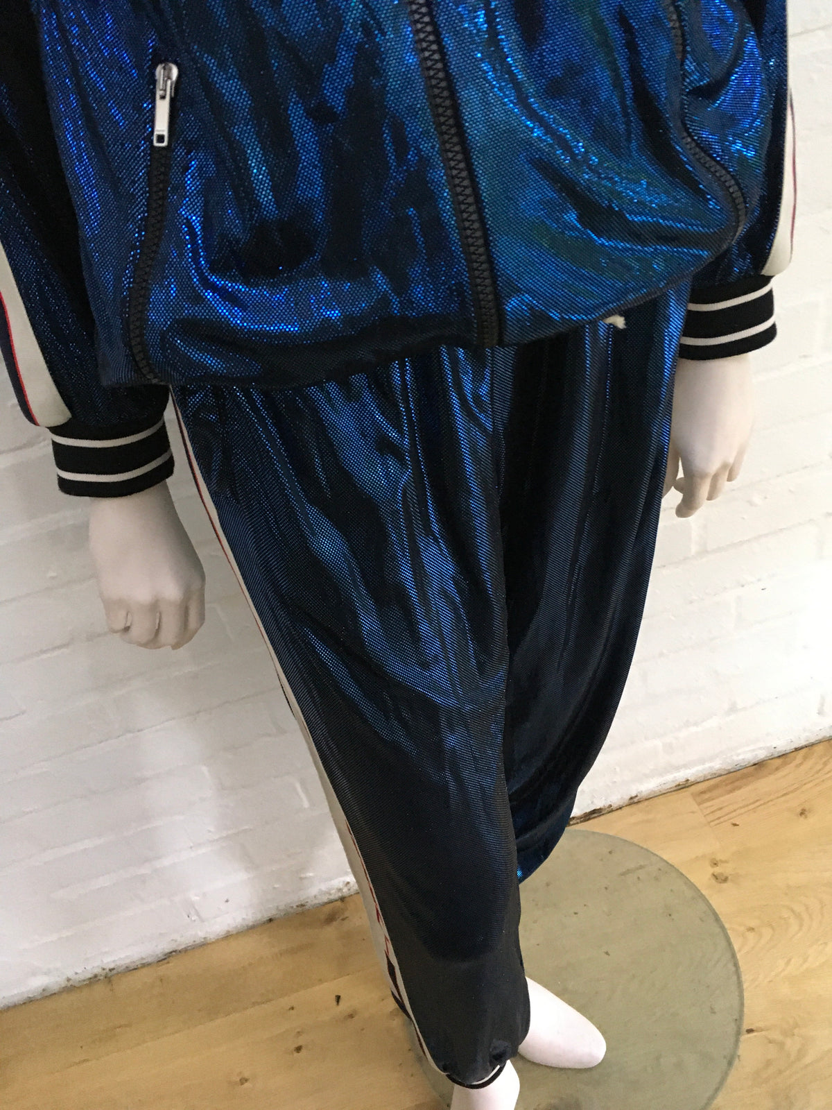 GUCCI 2019 Side-Stripe Metallic Lamé Jogging Bottoms in Blue Pants Trousers Ladies