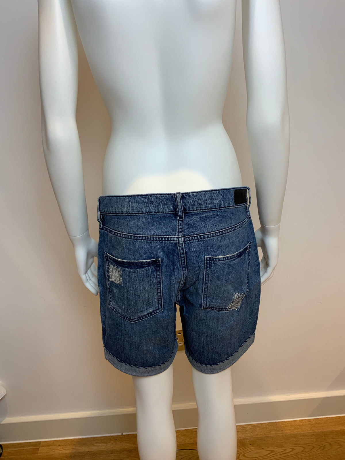 Tommy Hilfinger blue patched distressed Jeans Shorts Size 30 ladies