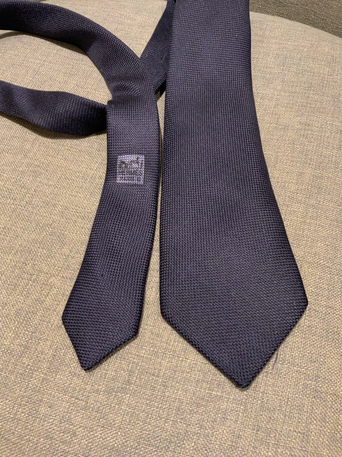Hermès HERMES Paris Silk 233623 SA Heavy Silk Navy 100% AUTHENTIC Men