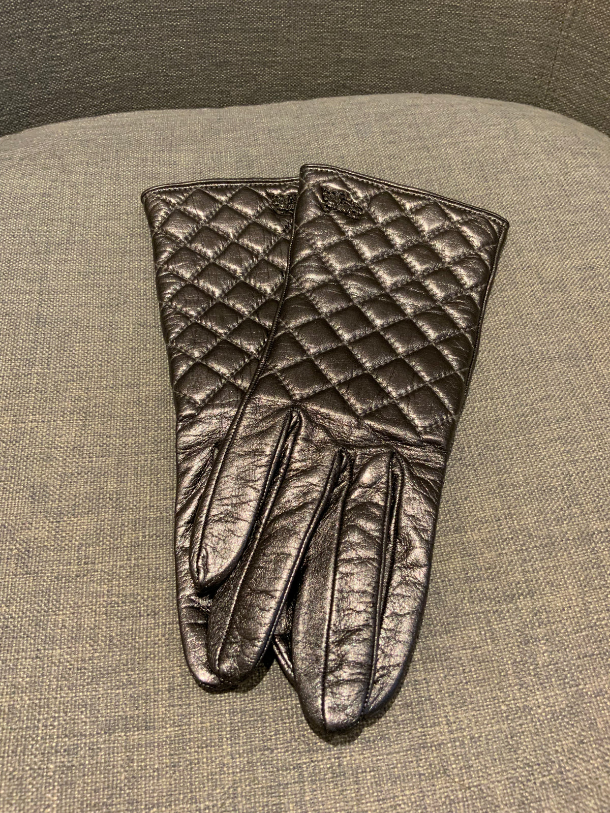 Burberry Metallic Quilted Leather Short Gloves Size 7 ladies