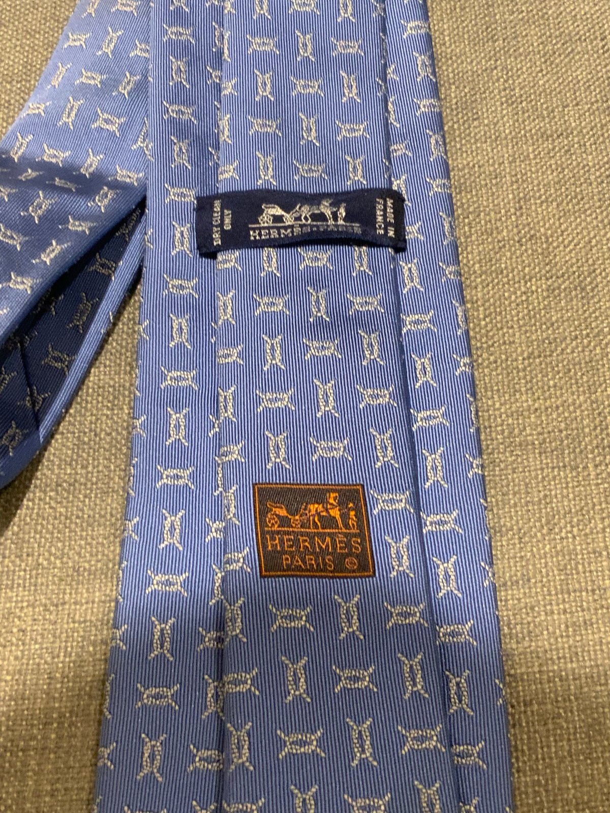 Hermès HERMES Paris Silk Blue Print Tie 100% AUTHENTIC Men