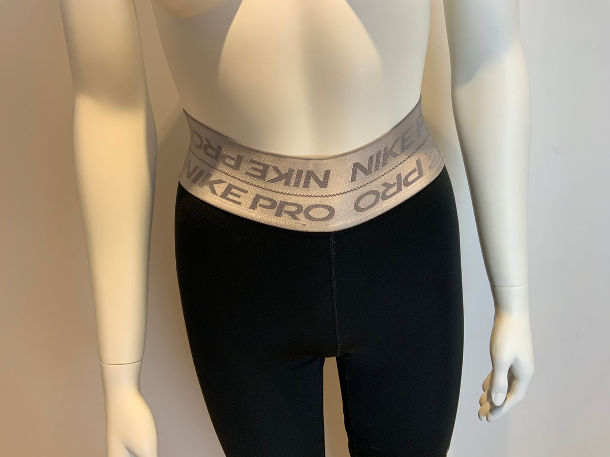 Nike Sportswear Women's 7/8 Tights Black / Metallic Silver Size XS ladies
