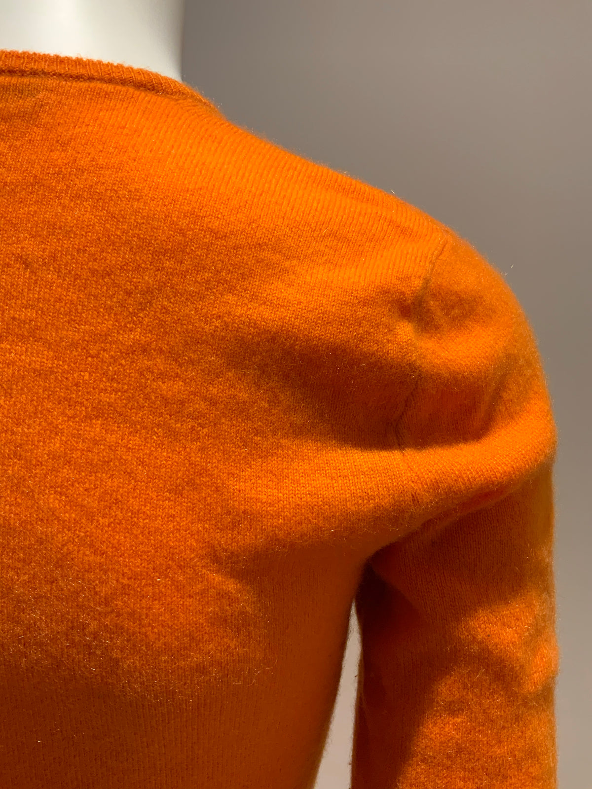 Ralph Lauren Pure Cashmere Neon Orange V neck Jumper Sweater Size M medium ladies